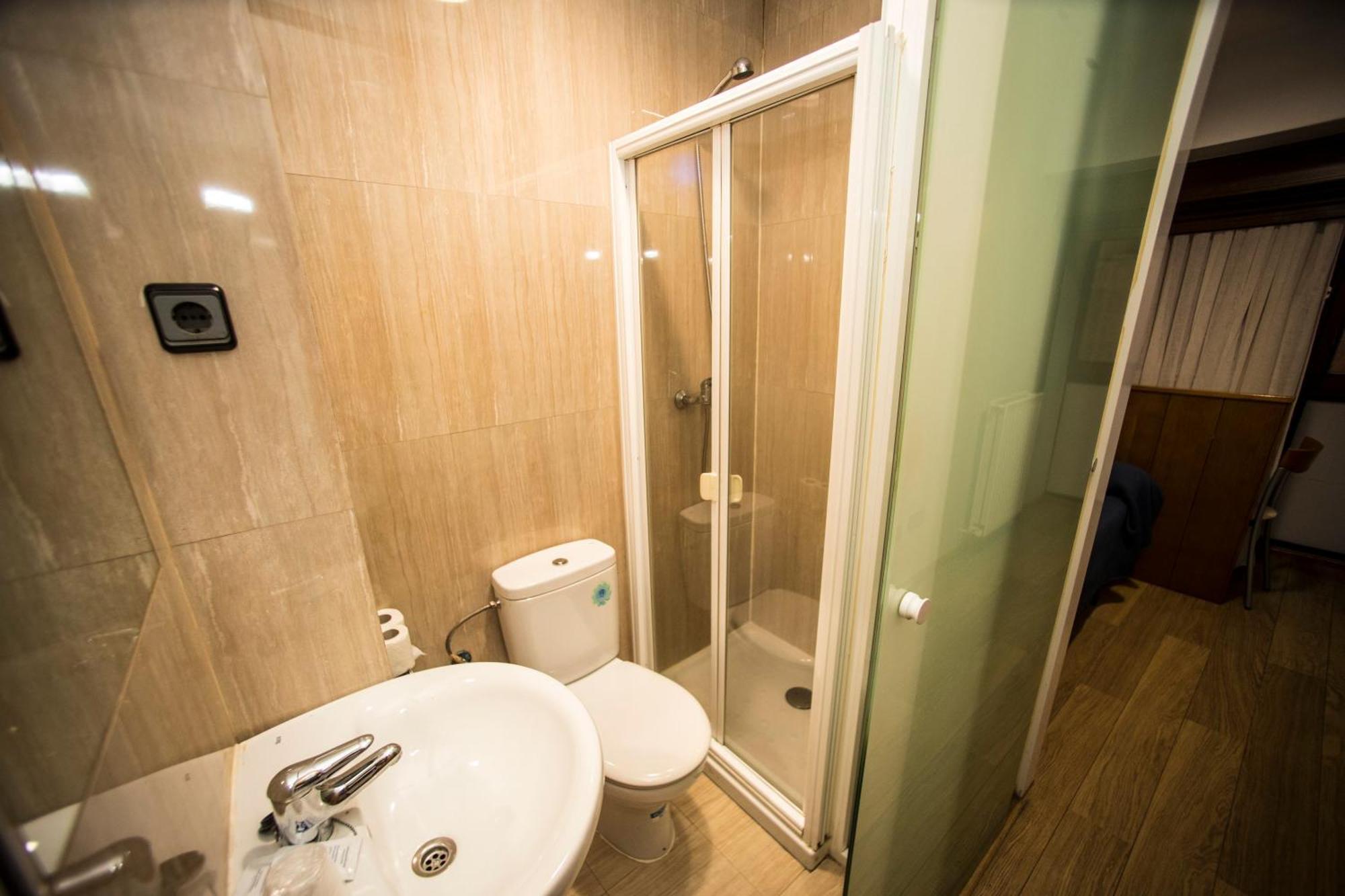 סוריה Hostal Caballeros מראה חיצוני תמונה